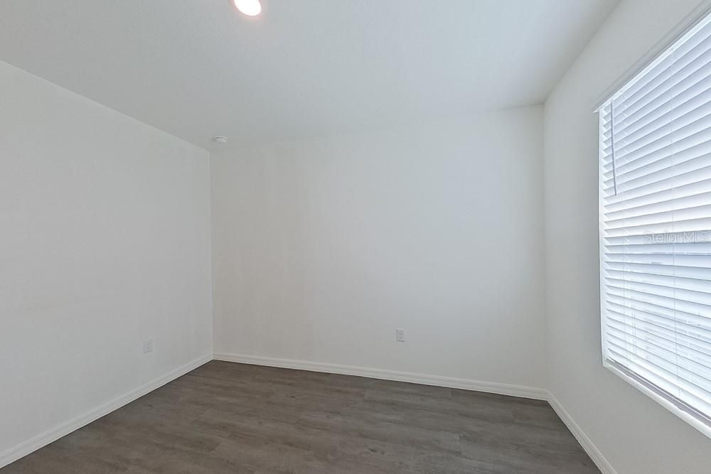 For Rent: $2,045 (4 beds, 2 baths, 2007 Square Feet)