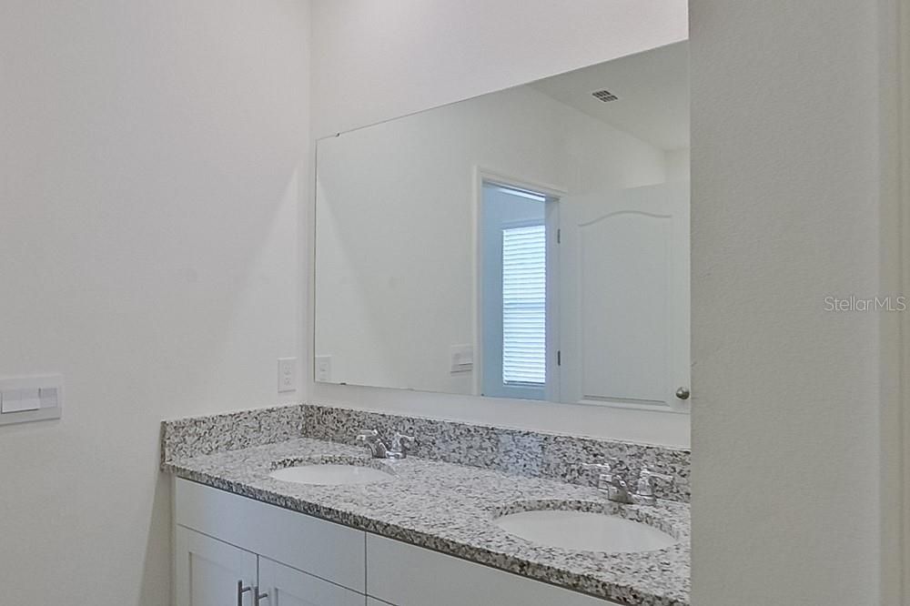 For Rent: $2,045 (4 beds, 2 baths, 2007 Square Feet)