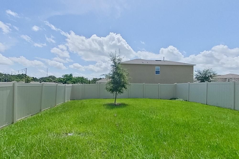 For Rent: $2,045 (4 beds, 2 baths, 2007 Square Feet)