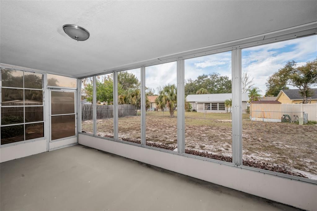 For Sale: $239,900 (2 beds, 2 baths, 1123 Square Feet)