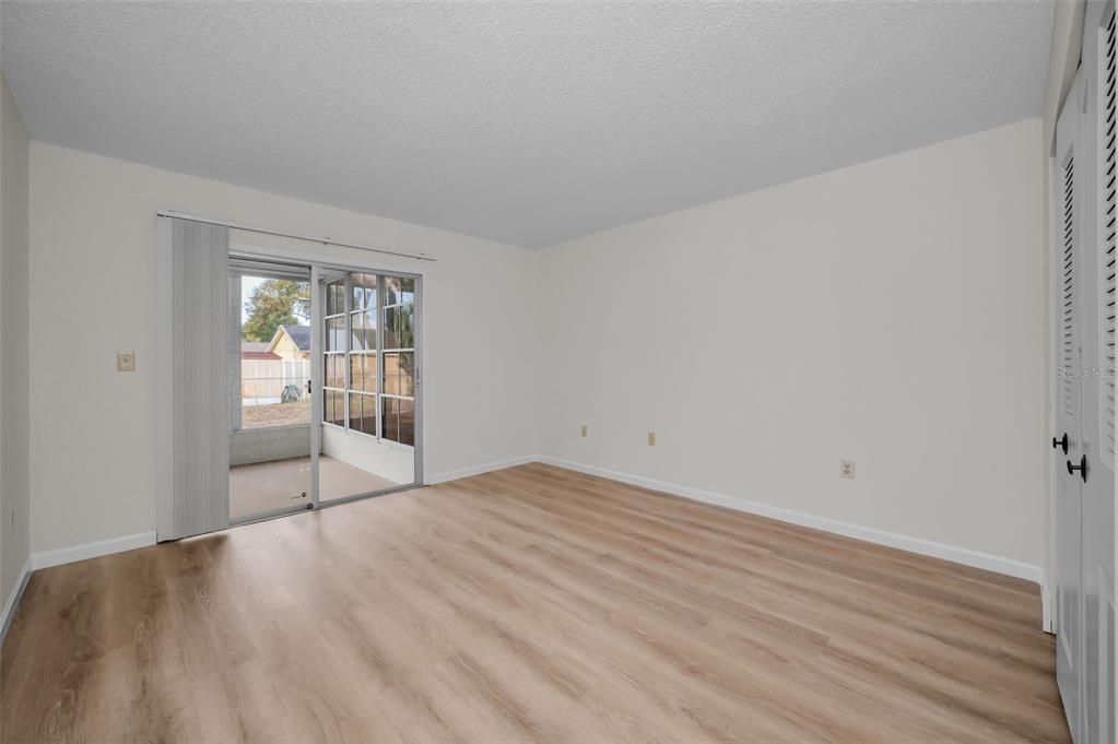 For Sale: $239,900 (2 beds, 2 baths, 1123 Square Feet)