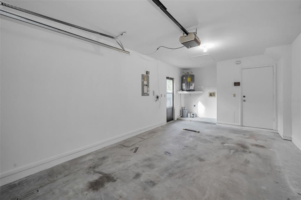 For Sale: $239,900 (2 beds, 2 baths, 1123 Square Feet)