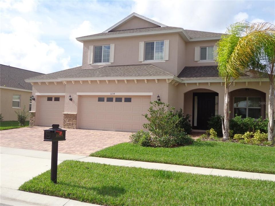 В аренду: $2,500 (4 спален, 2 ванн, 2587 Квадратных фут)