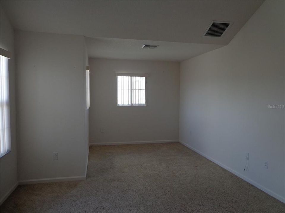 В аренду: $2,500 (4 спален, 2 ванн, 2587 Квадратных фут)