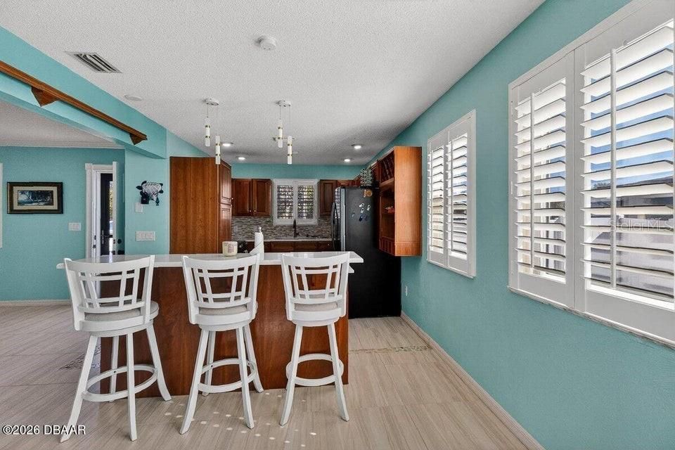 For Sale: $514,900 (2 beds, 2 baths, 1368 Square Feet)