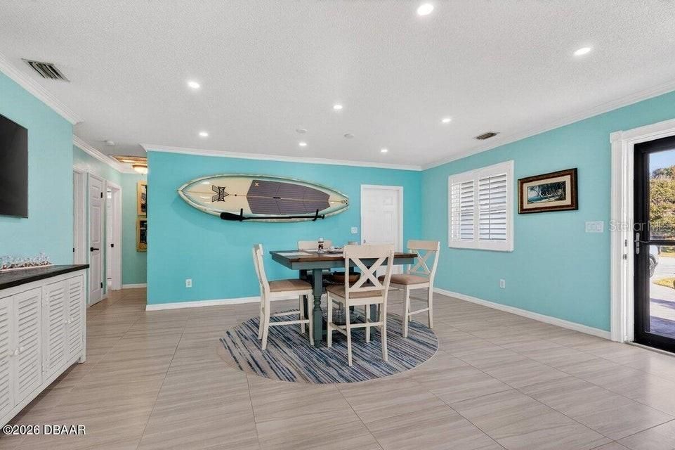 For Sale: $514,900 (2 beds, 2 baths, 1368 Square Feet)