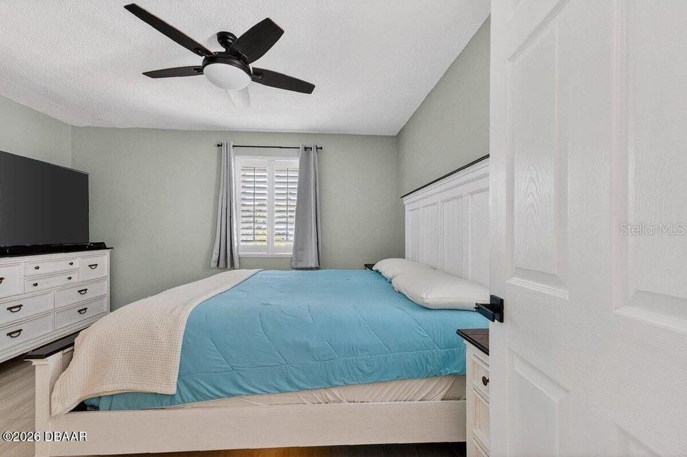 For Sale: $514,900 (2 beds, 2 baths, 1368 Square Feet)