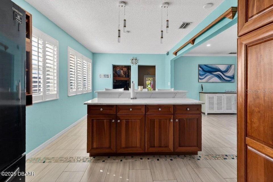 For Sale: $514,900 (2 beds, 2 baths, 1368 Square Feet)