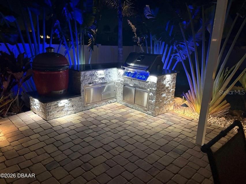 For Sale: $514,900 (2 beds, 2 baths, 1368 Square Feet)