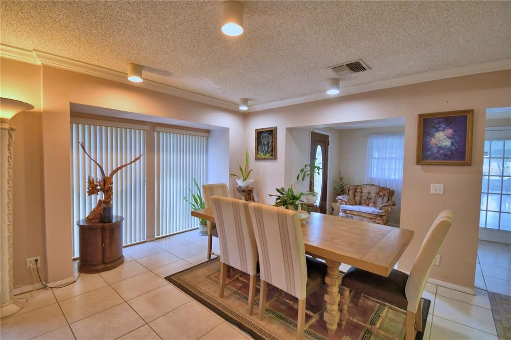 En Venta: $1,200,000 (8 camas, 7 baños, 8396 Pies cuadrados)