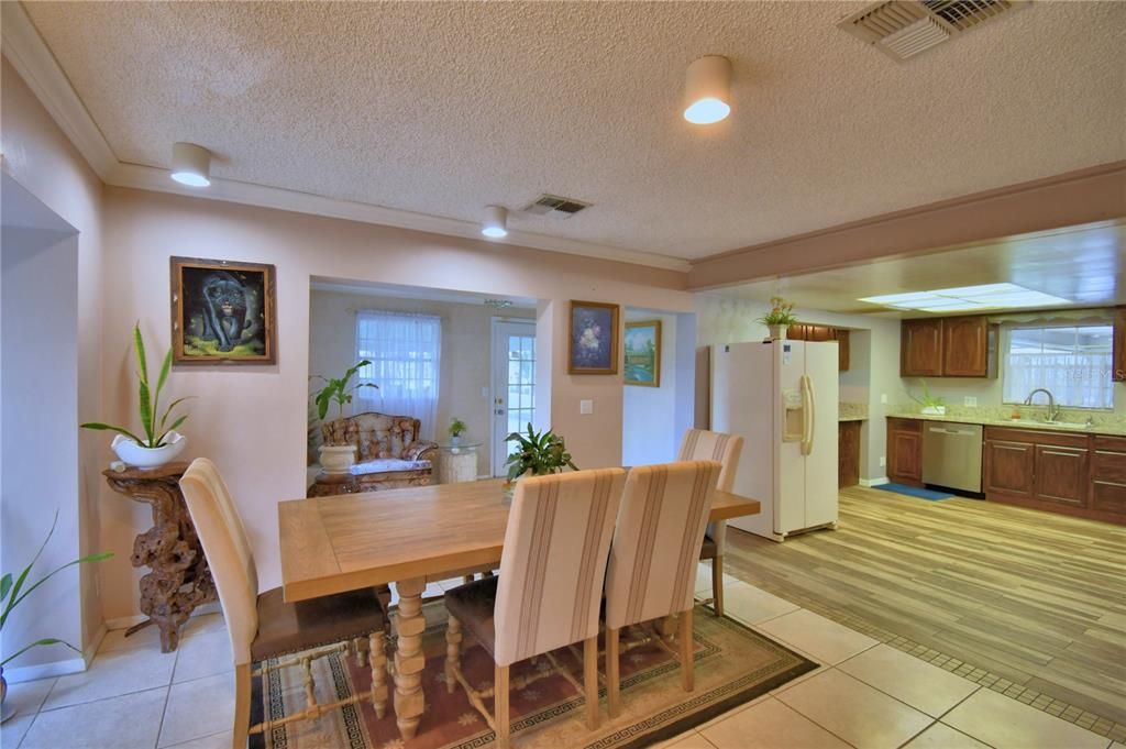 En Venta: $1,200,000 (8 camas, 7 baños, 8396 Pies cuadrados)