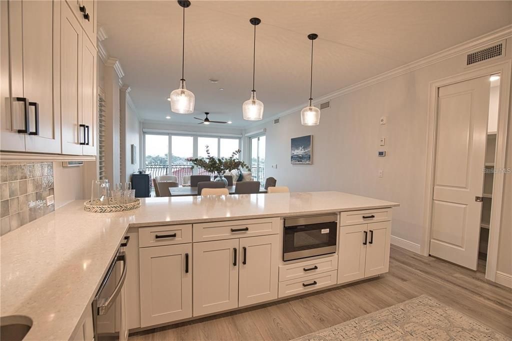 En Venta: $1,199,000 (3 camas, 2 baños, 1802 Pies cuadrados)