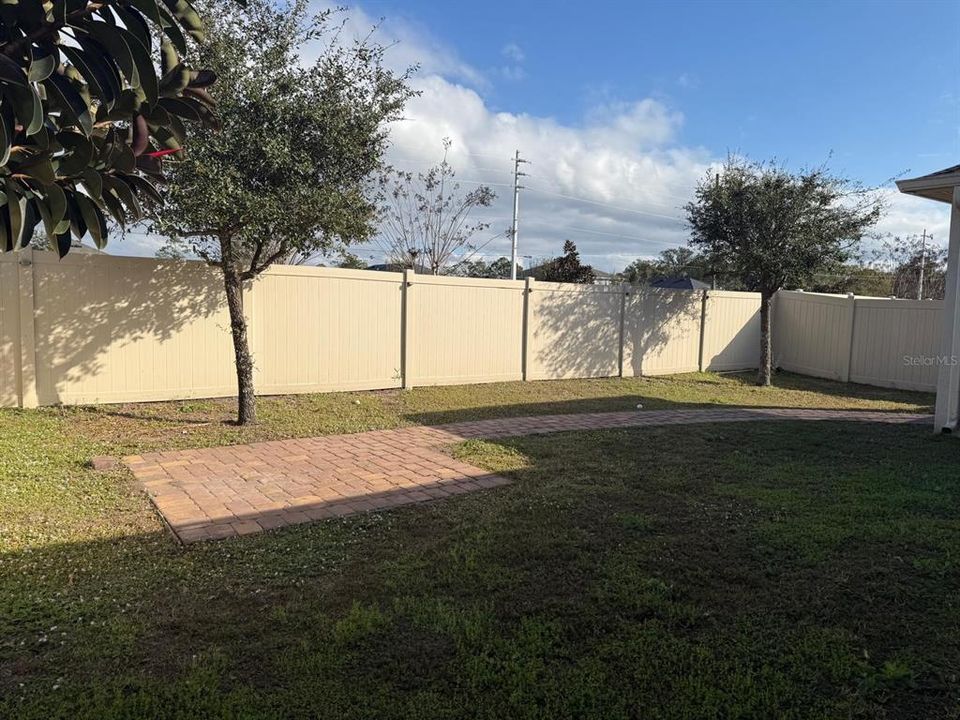 待售: $415,000 (4 贝兹, 2 浴室, 2064 平方英尺)