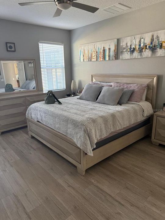 待售: $415,000 (4 贝兹, 2 浴室, 2064 平方英尺)