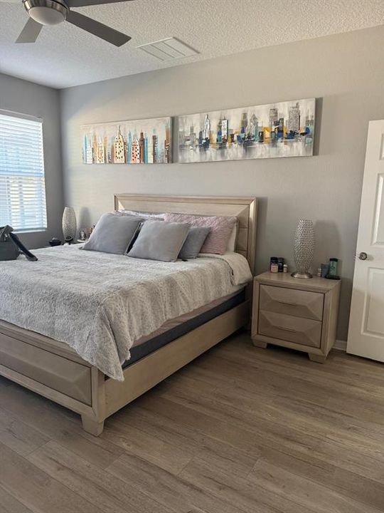 待售: $415,000 (4 贝兹, 2 浴室, 2064 平方英尺)