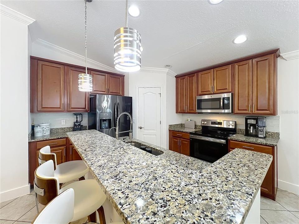 待售: $450,000 (3 贝兹, 2 浴室, 1675 平方英尺)