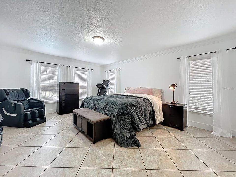 待售: $450,000 (3 贝兹, 2 浴室, 1675 平方英尺)