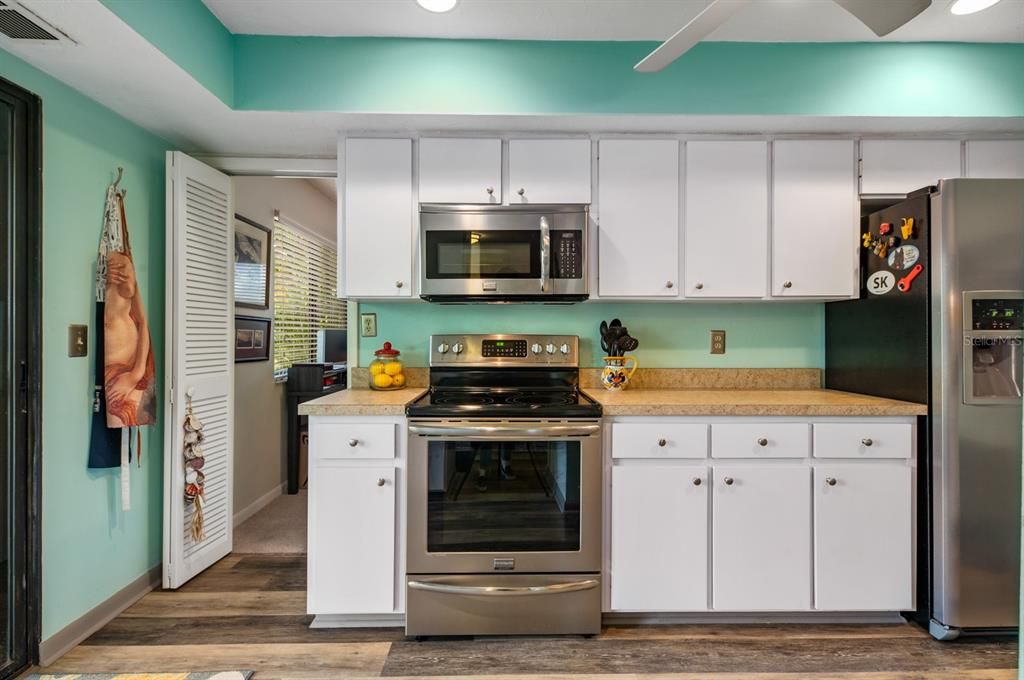 待售: $435,000 (3 贝兹, 2 浴室, 1576 平方英尺)