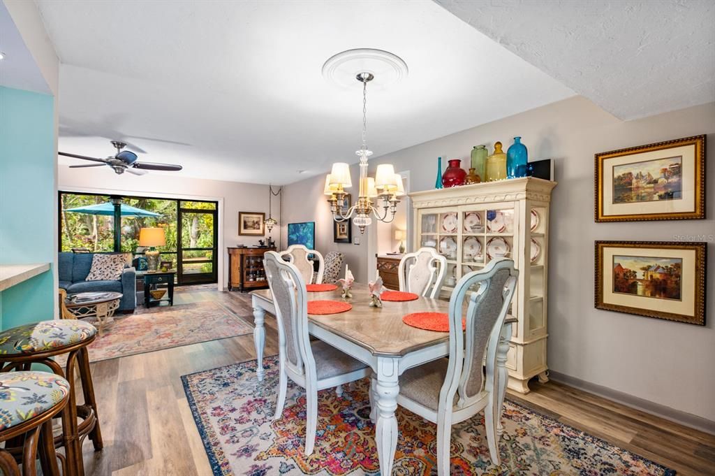 待售: $435,000 (3 贝兹, 2 浴室, 1576 平方英尺)