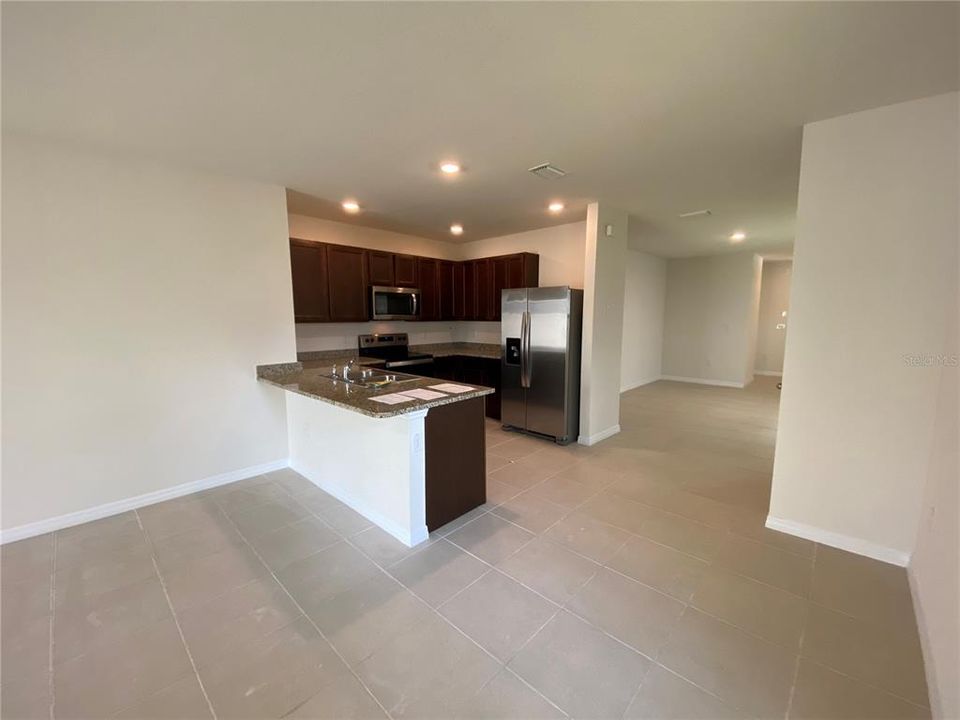 For Rent: $2,200 (3 beds, 2 baths, 1516 Square Feet)