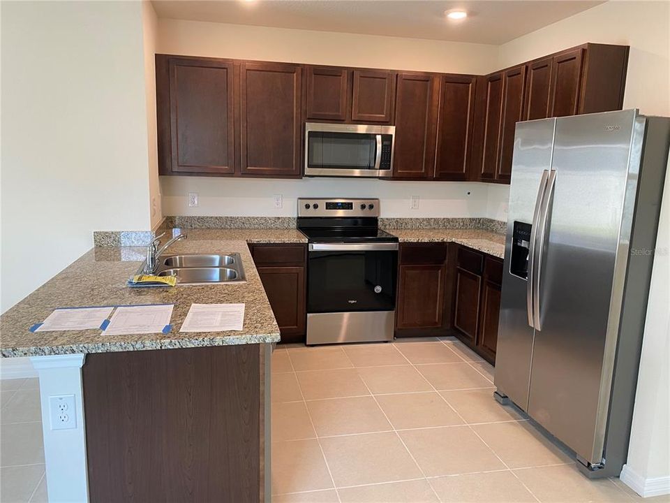 For Rent: $2,200 (3 beds, 2 baths, 1516 Square Feet)