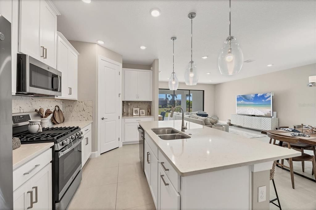 待售: $479,000 (3 贝兹, 2 浴室, 1826 平方英尺)