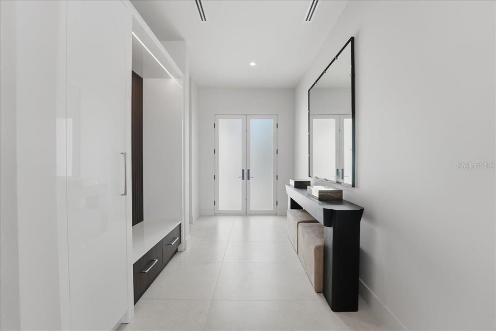En Venta: $2,999,999 (4 camas, 4 baños, 4460 Pies cuadrados)