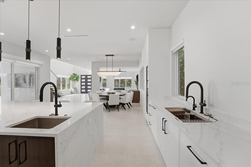 En Venta: $2,999,999 (4 camas, 4 baños, 4460 Pies cuadrados)