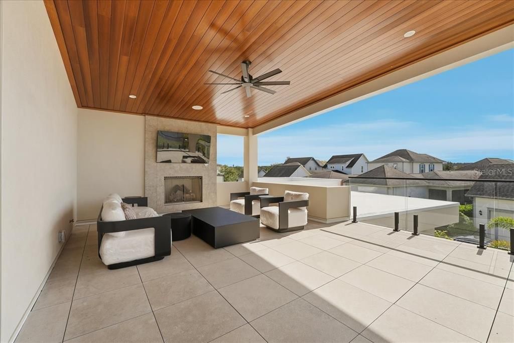 En Venta: $2,999,999 (4 camas, 4 baños, 4460 Pies cuadrados)