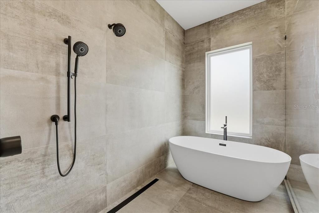 En Venta: $2,999,999 (4 camas, 4 baños, 4460 Pies cuadrados)