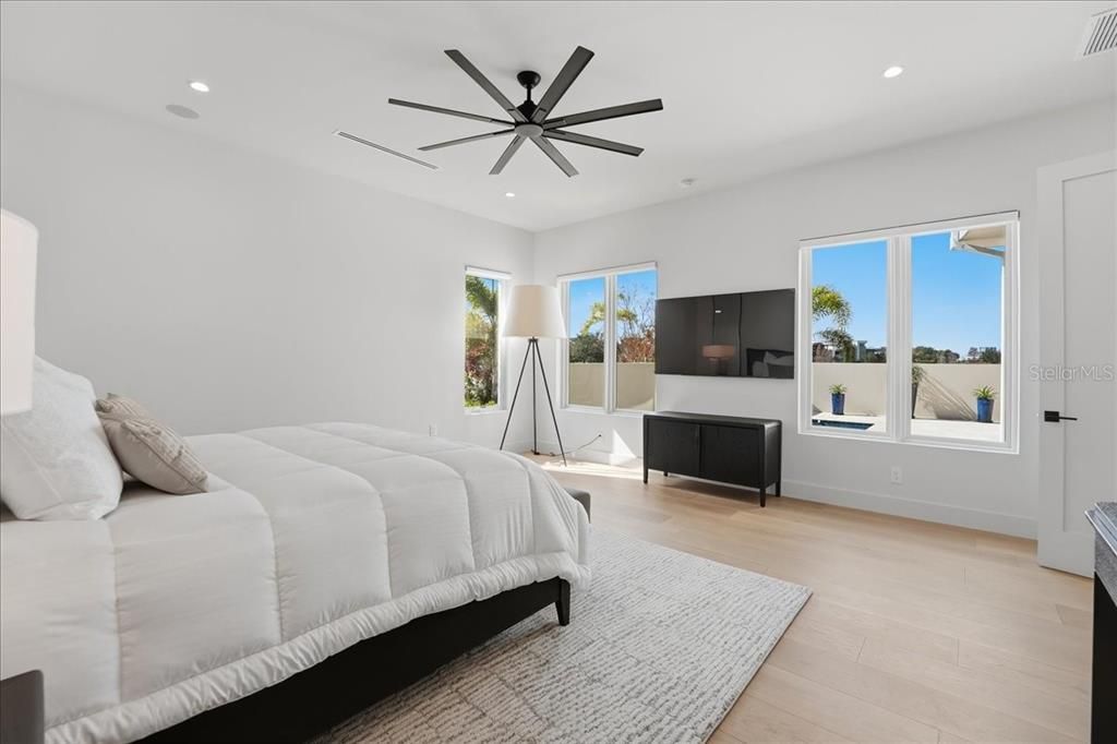 En Venta: $2,999,999 (4 camas, 4 baños, 4460 Pies cuadrados)