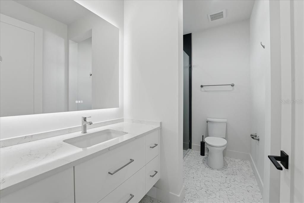 En Venta: $2,999,999 (4 camas, 4 baños, 4460 Pies cuadrados)