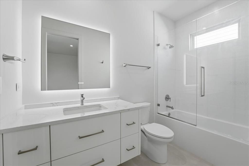 En Venta: $2,999,999 (4 camas, 4 baños, 4460 Pies cuadrados)