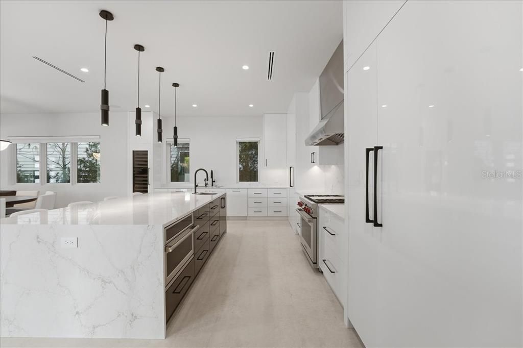 En Venta: $2,999,999 (4 camas, 4 baños, 4460 Pies cuadrados)