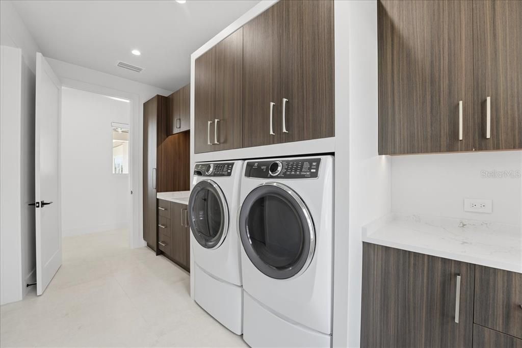 En Venta: $2,999,999 (4 camas, 4 baños, 4460 Pies cuadrados)