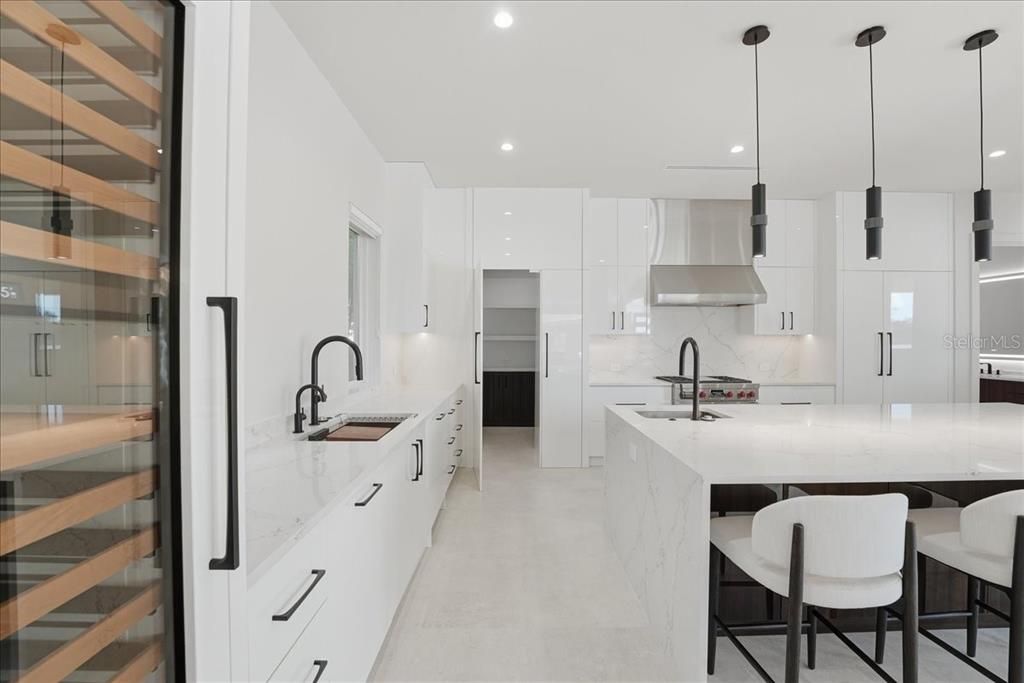 En Venta: $2,999,999 (4 camas, 4 baños, 4460 Pies cuadrados)