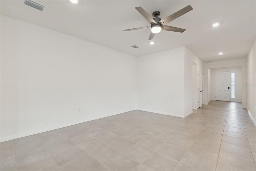 For Rent: $2,400 (4 beds, 2 baths, 2046 Square Feet)