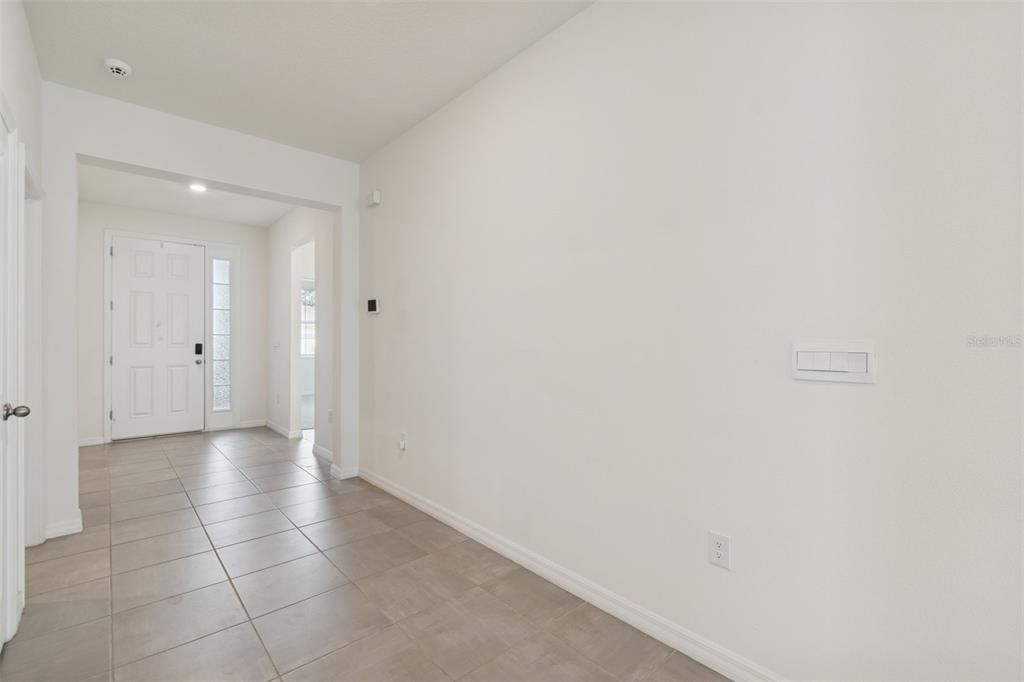 For Rent: $2,400 (4 beds, 2 baths, 2046 Square Feet)