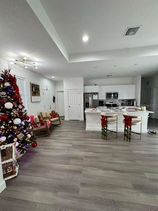 For Rent: $2,200 (3 beds, 2 baths, 1499 Square Feet)