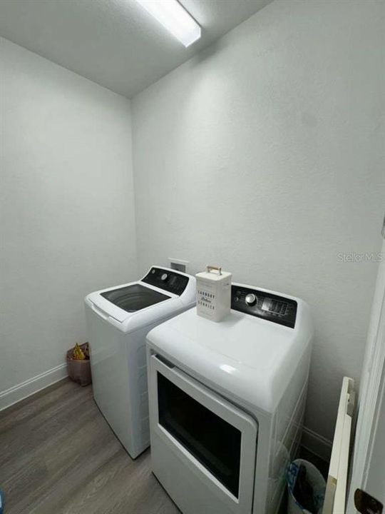 For Rent: $2,200 (3 beds, 2 baths, 1499 Square Feet)