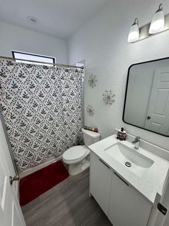 For Rent: $2,200 (3 beds, 2 baths, 1499 Square Feet)