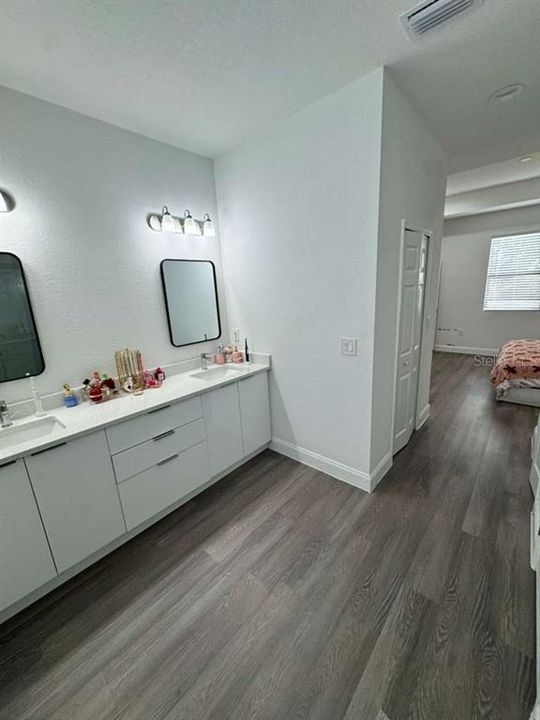 For Rent: $2,200 (3 beds, 2 baths, 1499 Square Feet)