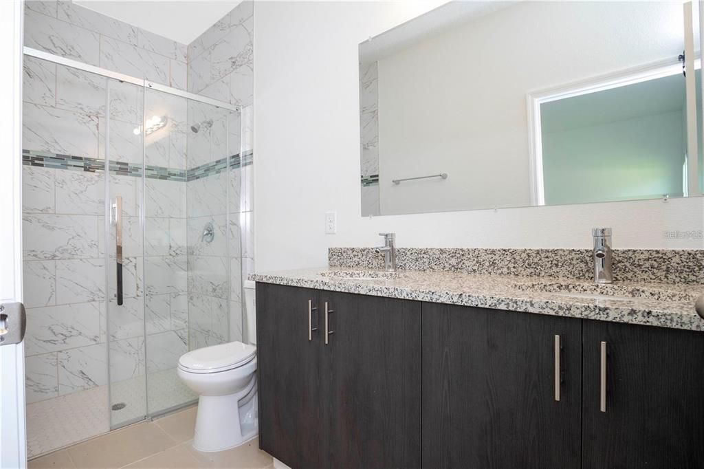 En Venta: $295,000 (4 camas, 2 baños, 1578 Pies cuadrados)