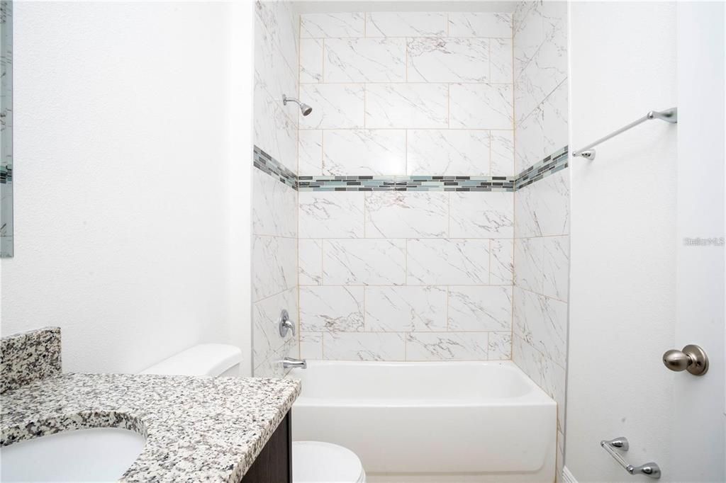 En Venta: $295,000 (4 camas, 2 baños, 1578 Pies cuadrados)