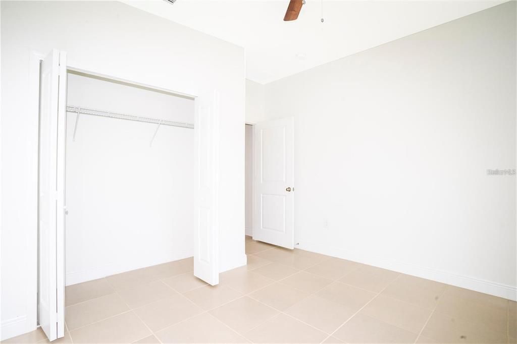 En Venta: $295,000 (4 camas, 2 baños, 1578 Pies cuadrados)