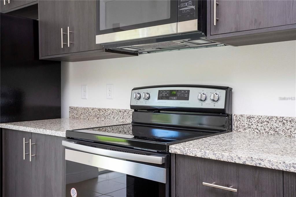 En Venta: $295,000 (4 camas, 2 baños, 1578 Pies cuadrados)