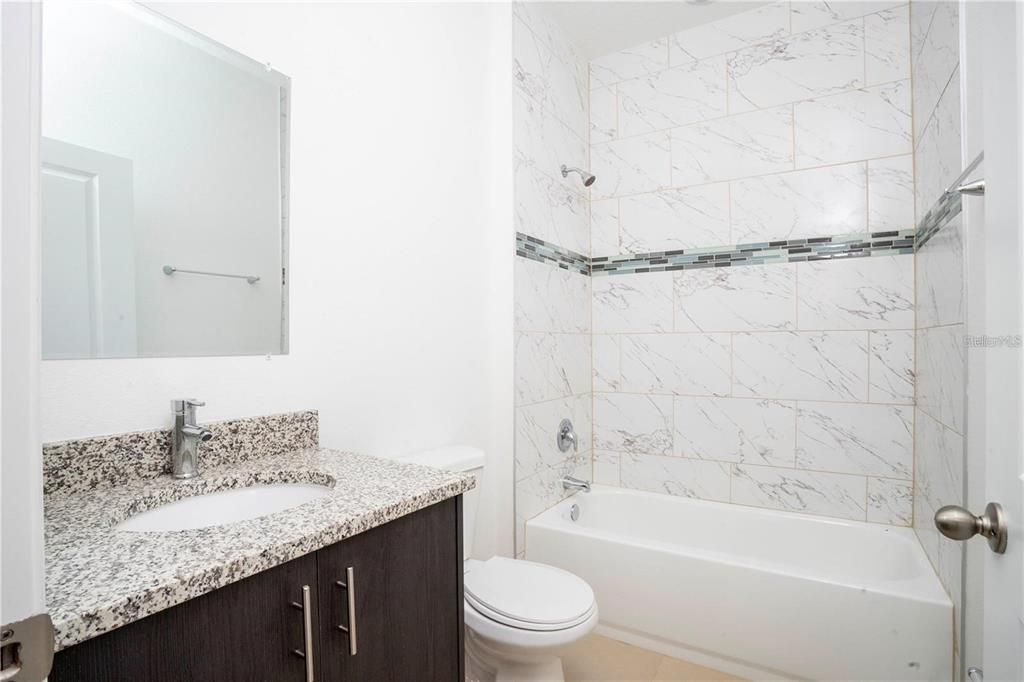 En Venta: $295,000 (4 camas, 2 baños, 1578 Pies cuadrados)