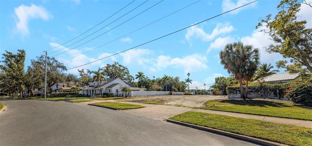 For Sale: $10,000,000 (0.35 acres)