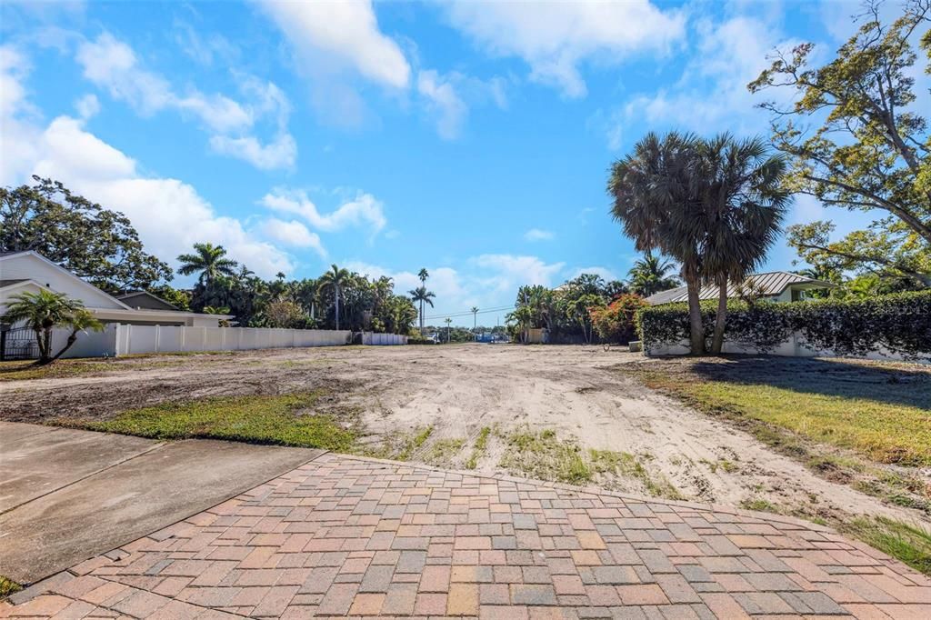 For Sale: $10,000,000 (0.35 acres)