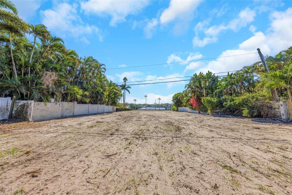 For Sale: $10,000,000 (0.35 acres)